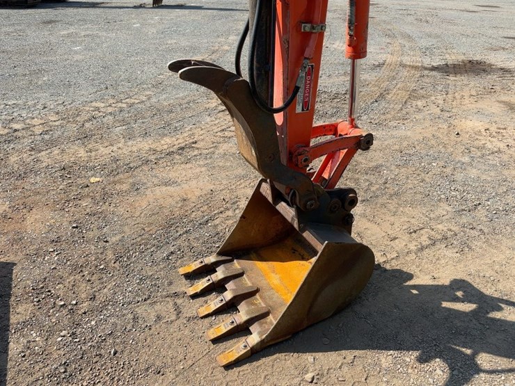 2011-kubota-u35-image-9