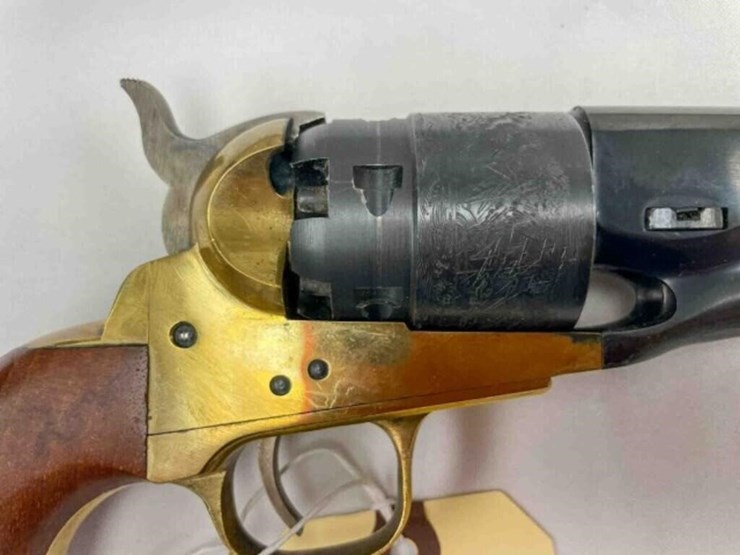 asm-r-black-powder-revolver-image-12