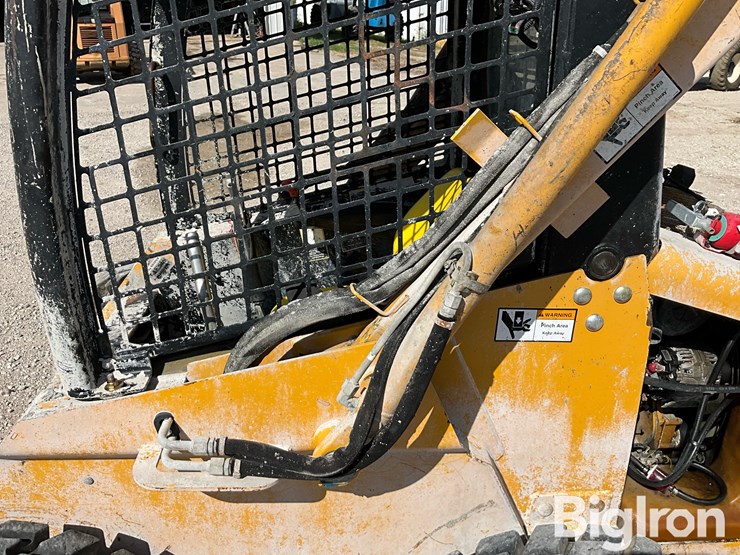 2005-john-deere-317-image-19