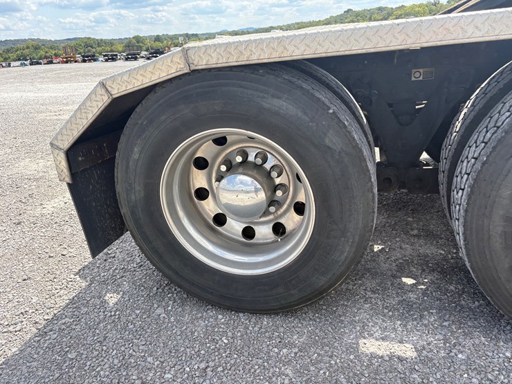 2015-kenworth-t880-image-10