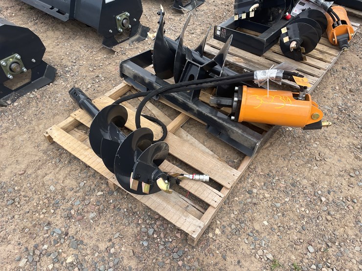 #3039-•-unused-2025-wolverine-skid-steer-auger-drive-and-bit-attachment-image-2