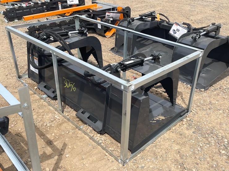 #3056-•-unused-2025-wolverine-skid-steer-grapple-bucket-attachment-image-3