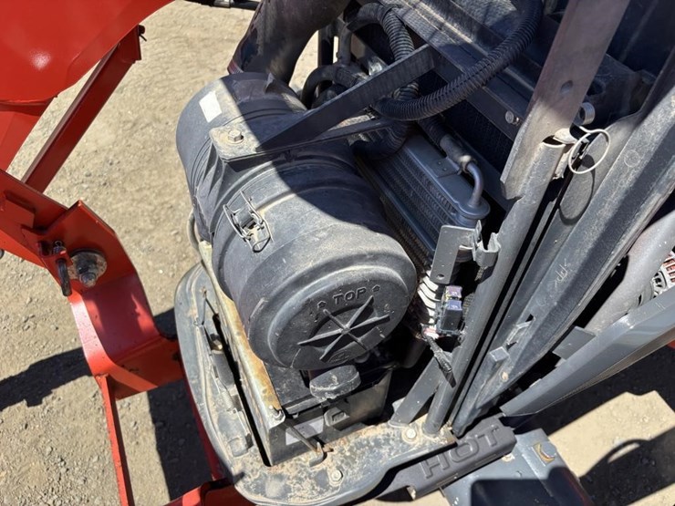 2018-kubota-l4701-image-44