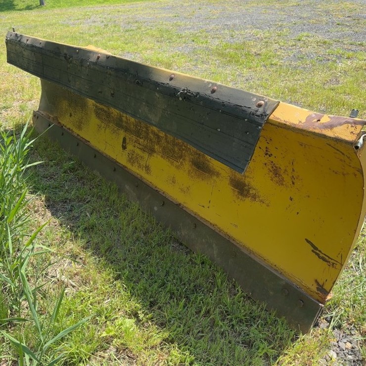 11' SNOW PLOW WITH BOCE