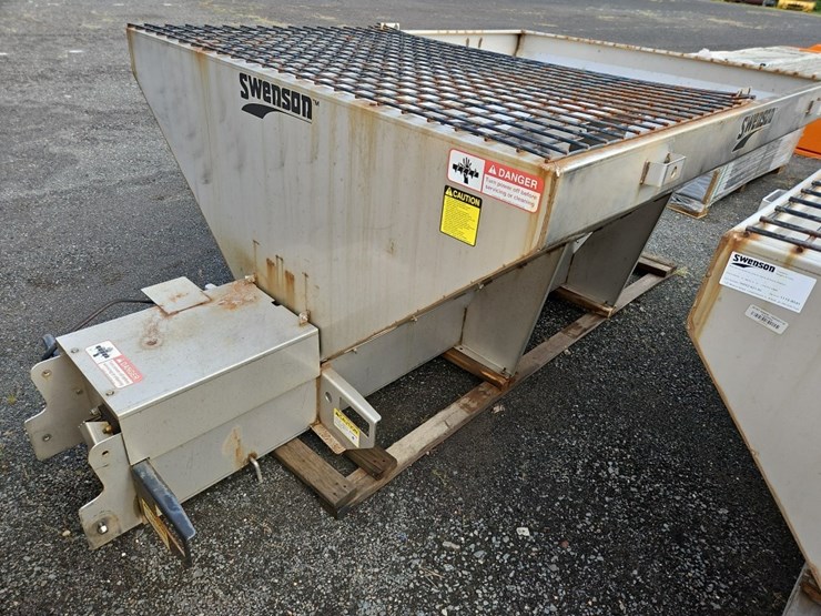 swenson-8'-stainless-steel-sand/salt-spreader-image-2