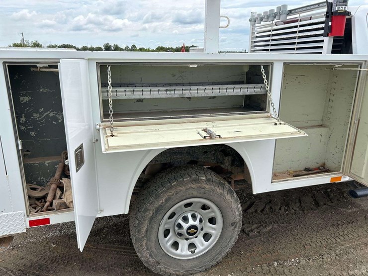 2020-chevrolet-silverado-3500-image-21