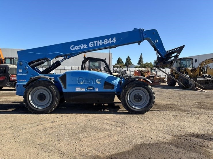 2018-genie-gth844-image-7