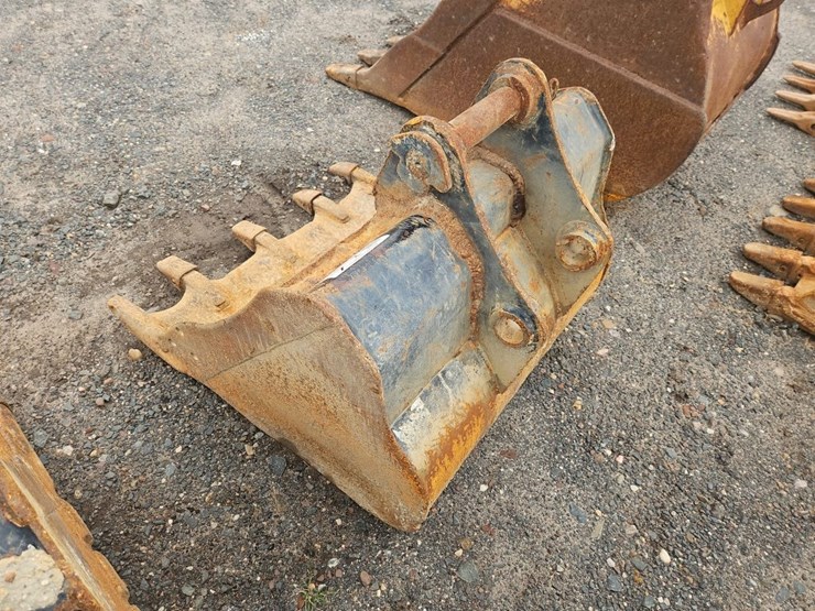 caterpillar-28-image-4