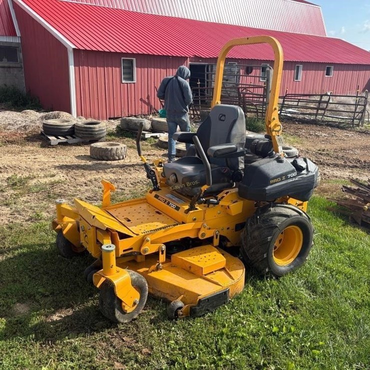 Cub Cadet Pro Z 700 Zero Turn Mower