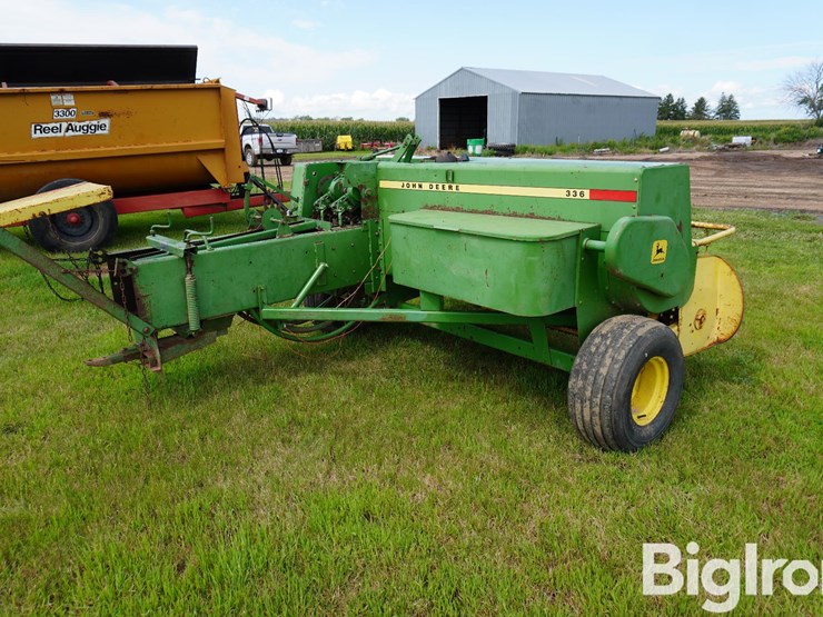 john-deere-336-image-5