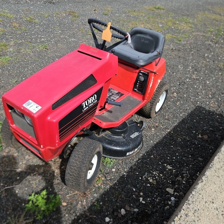 TORO RIDE ON GARDEN TRACTOR