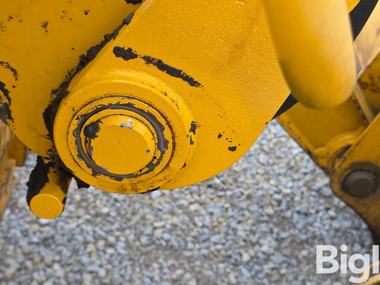2004-deere-310sg-image-17