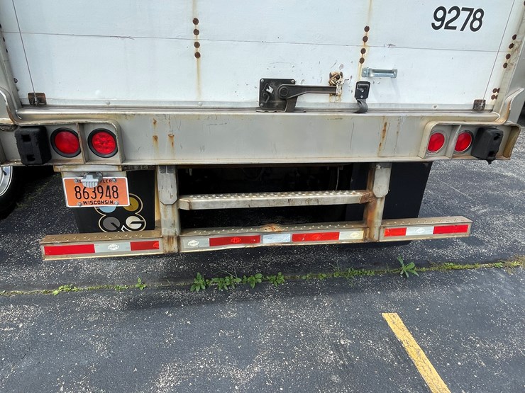 2010-utility-van-image-8