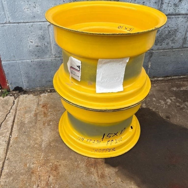 (2) 15x10 Rims