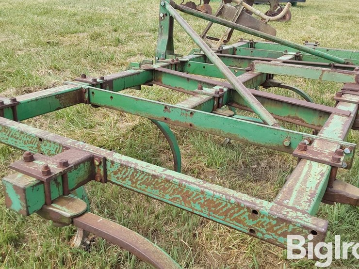 john-deere-100-image-19