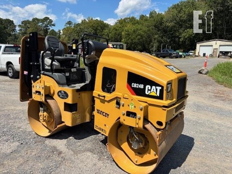 2019-caterpillar-cb24b-image-7