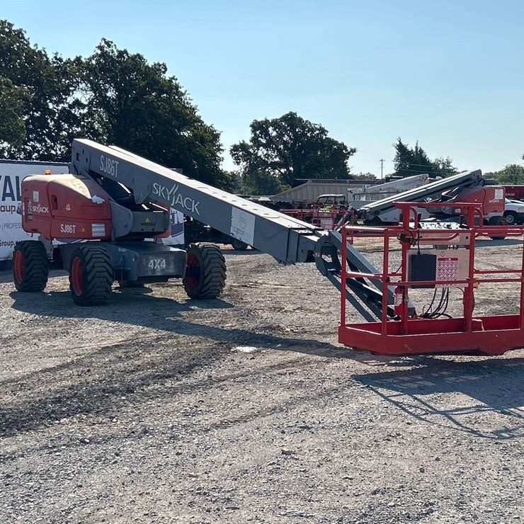 2015 SKYJACK SJ86T