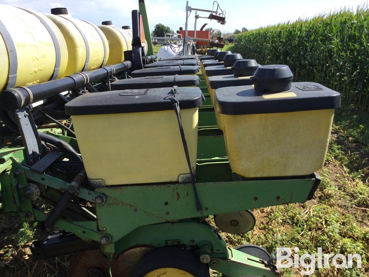 john-deere-7200-image-11