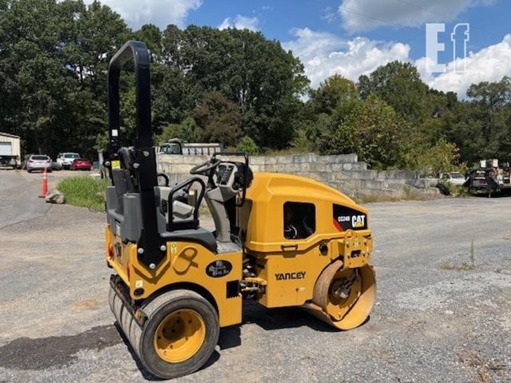 2019-caterpillar-cc24b-image-5