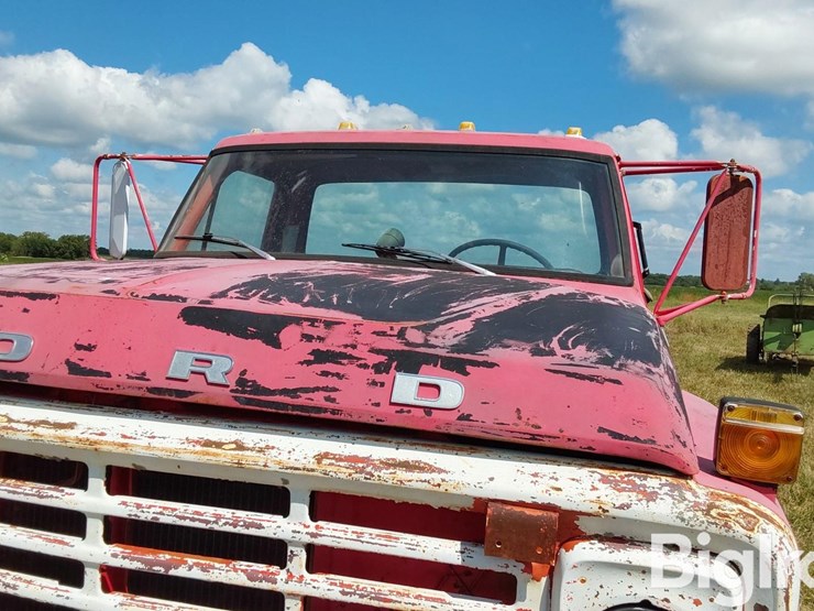 1976-ford-f700-image-10