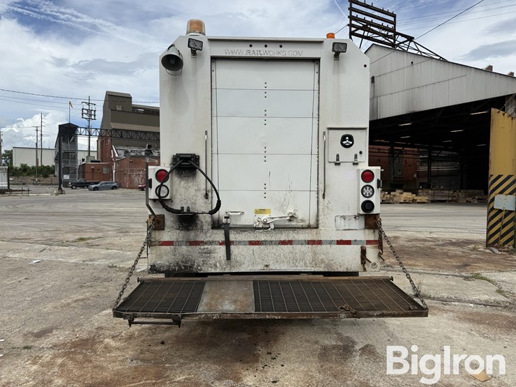 2017-ford-f550-xl-image-6