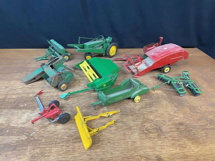 john-deere-16-image-1