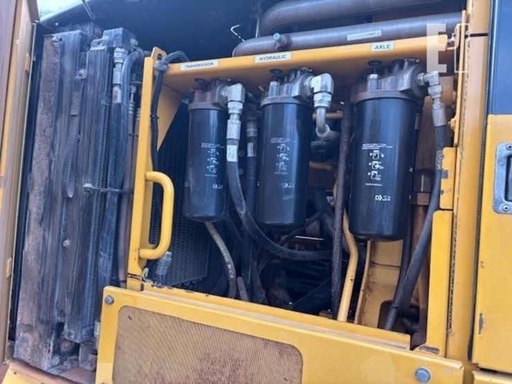2009-deere-670g-image-28
