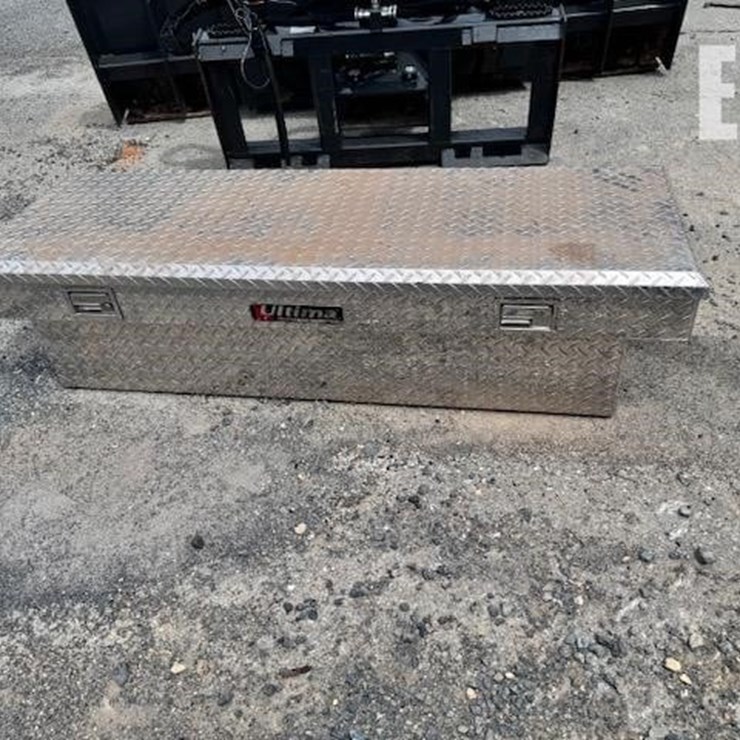 ULTIMA DIAMOND PLATE TRUCK TOOLBOX
