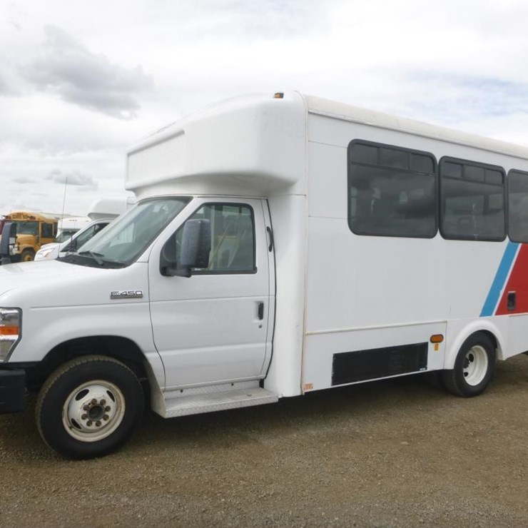 2017 FORD E450