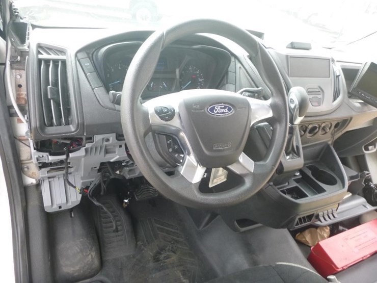 2018-ford-e350-image-10