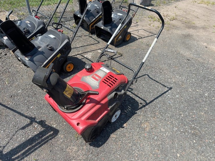 toro-721rc-snow-thrower-image-1