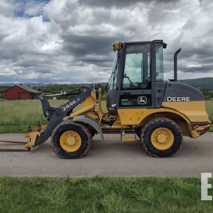 2017 DEERE 244KII