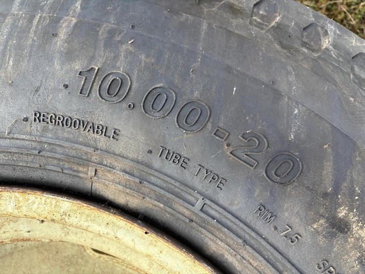 (1)-10.00---20-tire-w/rim-image-5