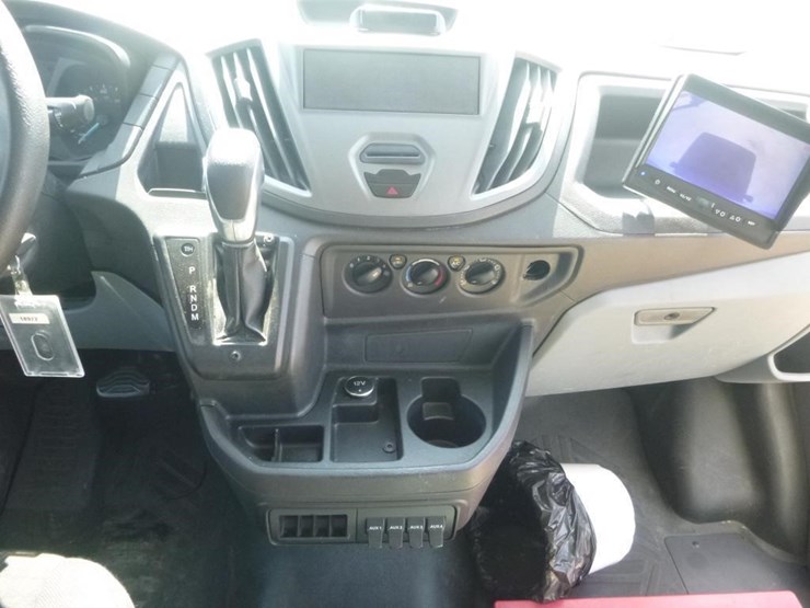 2018-ford-e350-image-10