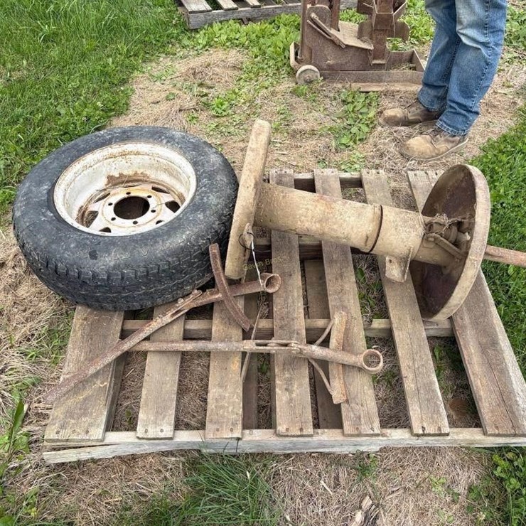 Tire Changer & ST205/75 R15 Tire