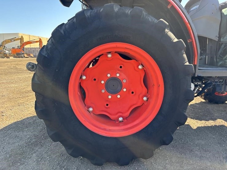 2019-kubota-mx5400-image-12