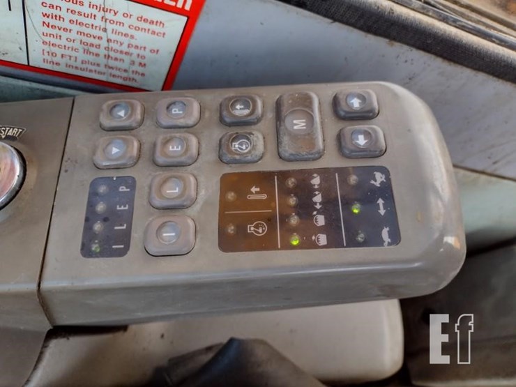 1992-deere-490e-image-10