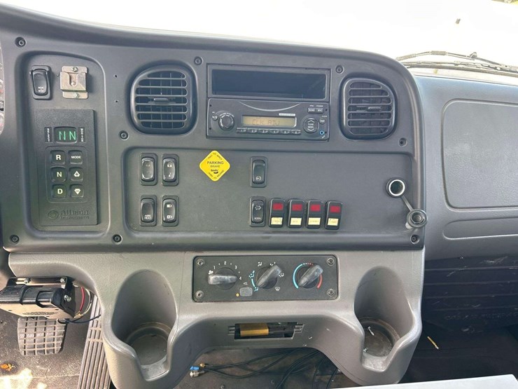 2015-terex-bt2047-image-15
