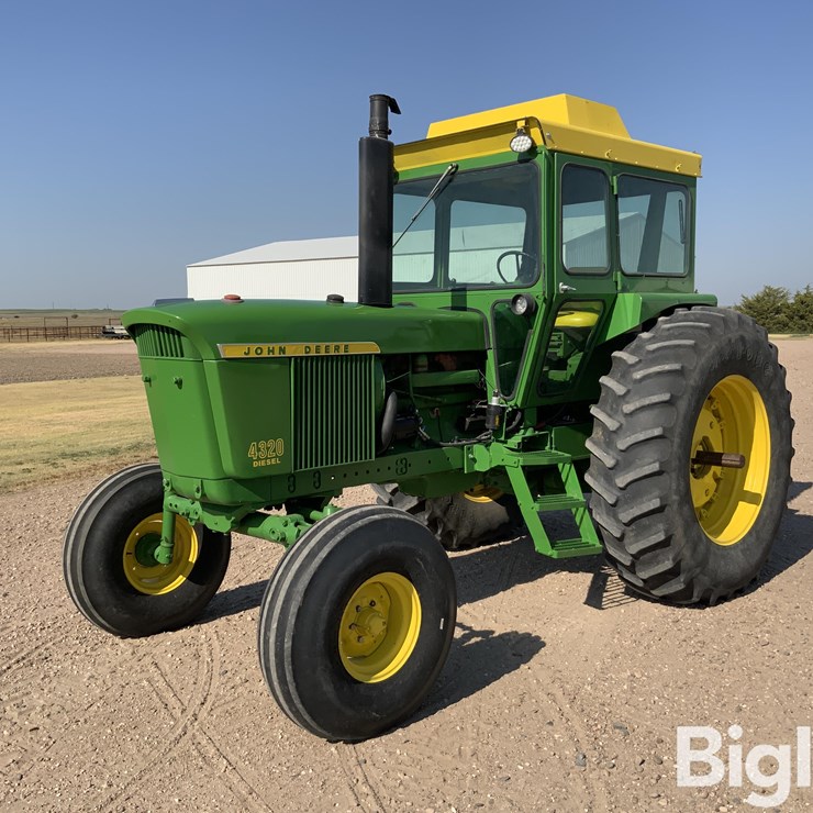 1972 JOHN DEERE 4320