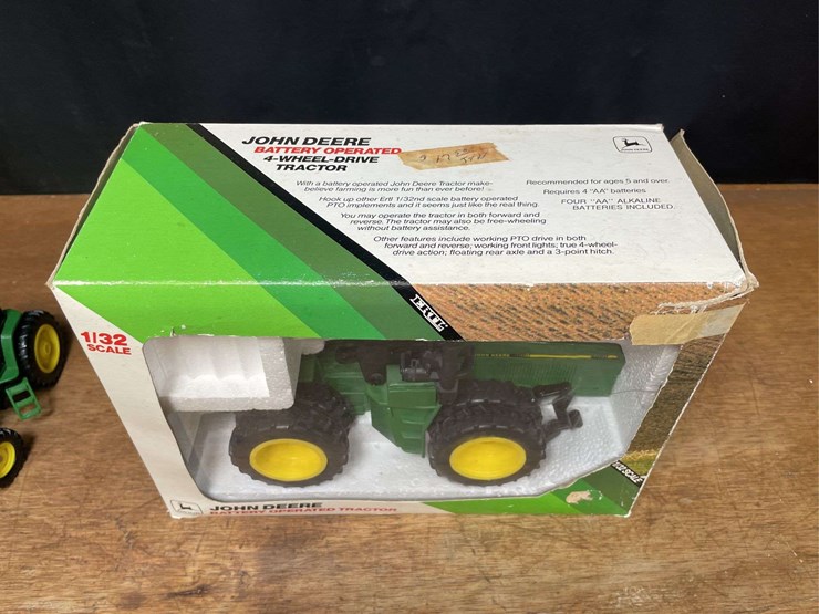 john-deere-32-image-10