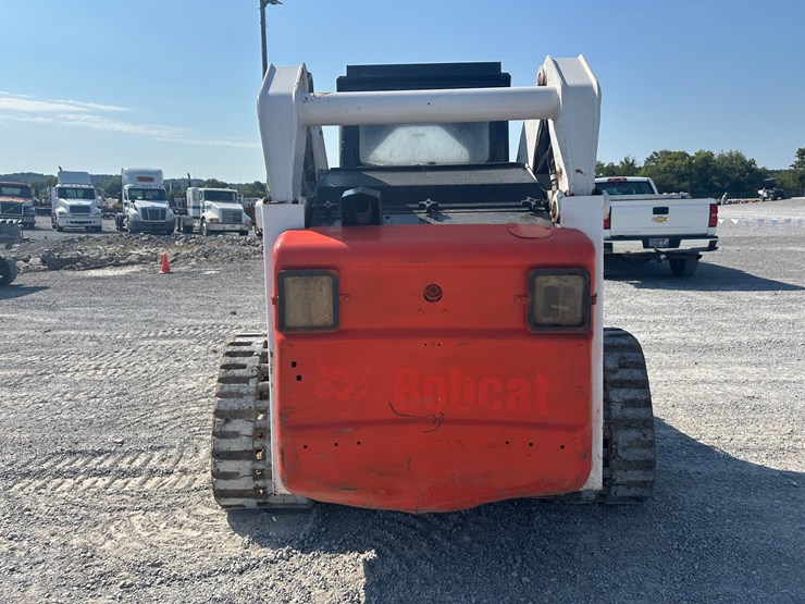 2008-bobcat-t320-image-5
