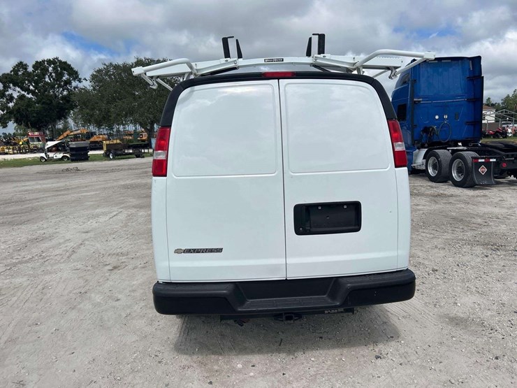 2021-chevrolet-express-2500-image-20