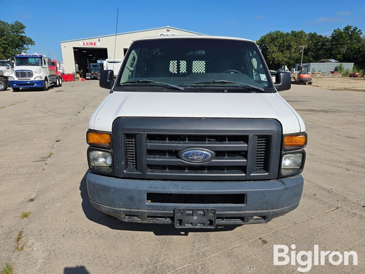 2013-ford-e350-image-2