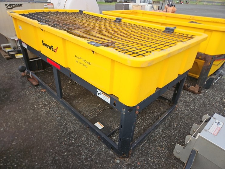 snowex-9'-poly-sand/salt-spreader-image-2