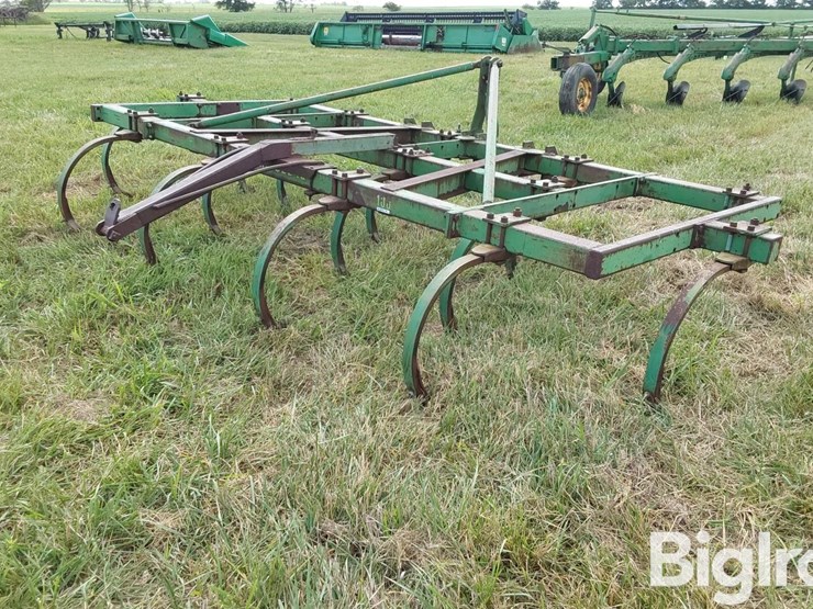 john-deere-100-image-5