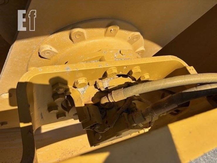 2016-caterpillar-cs54b-image-11