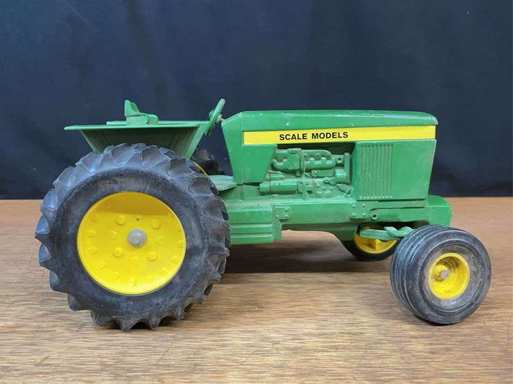john-deere-16-image-5