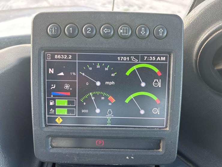 2015-deere-410e-image-30