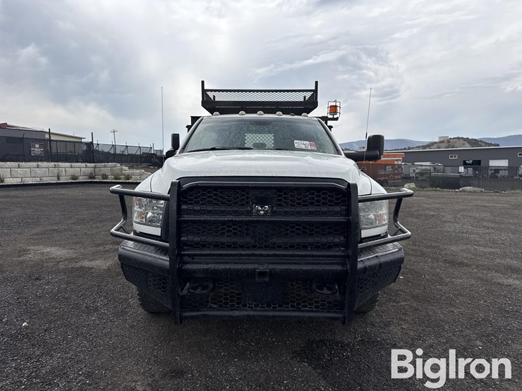 2014-ram-3500-4x4-crew-cab-flatbed-service-truck-image-2