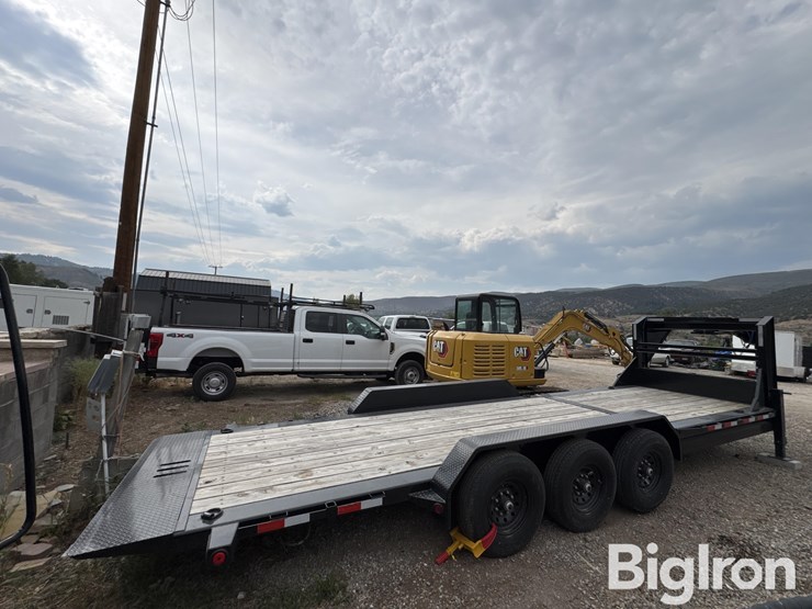 2025-load-trail-24'-tri/a-gooseneck-tilt-deck-flatbed-trailer-image-5